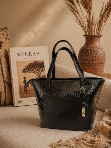 NEERAS' Vayen #4 – Nero Croco Borsa NEERAS' Vayen #4 – Pelle italiana nera effetto croco, design artigianale africano