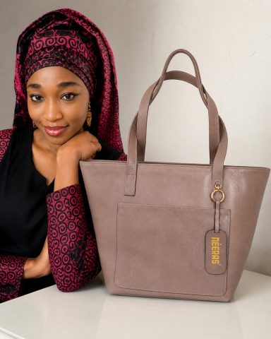 NEERAS' Vayen #1 – Beige Borsa NEERAS' Vayen #1 – Look beige, pelle italiana, design africano